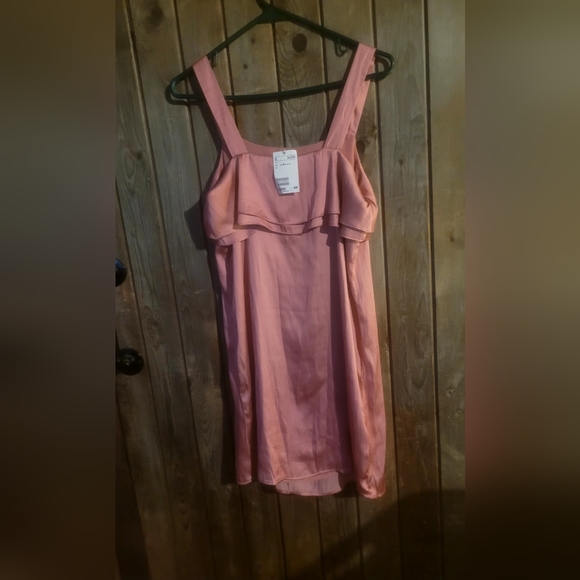 H&M pink Satin ruffle dress NWT size 6 - Picture 2 of 4